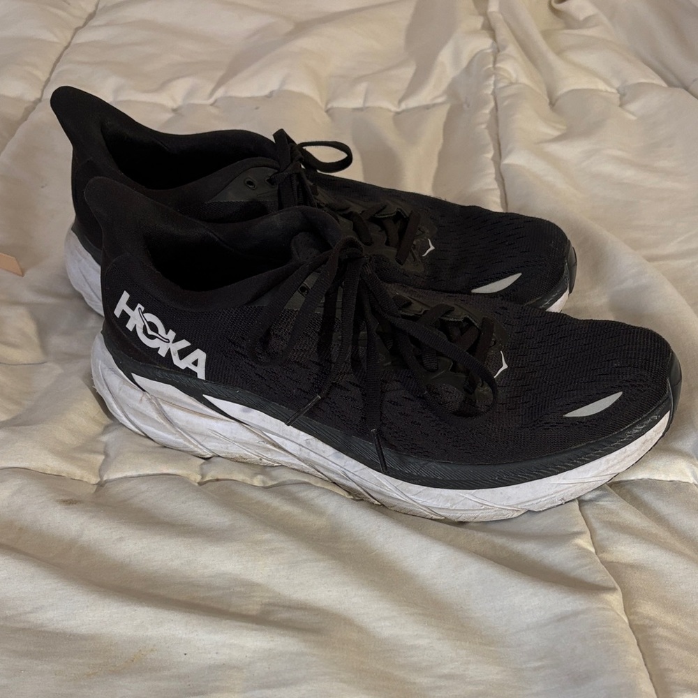 Hoka Women’s One One Clifton 8 Running Shoes